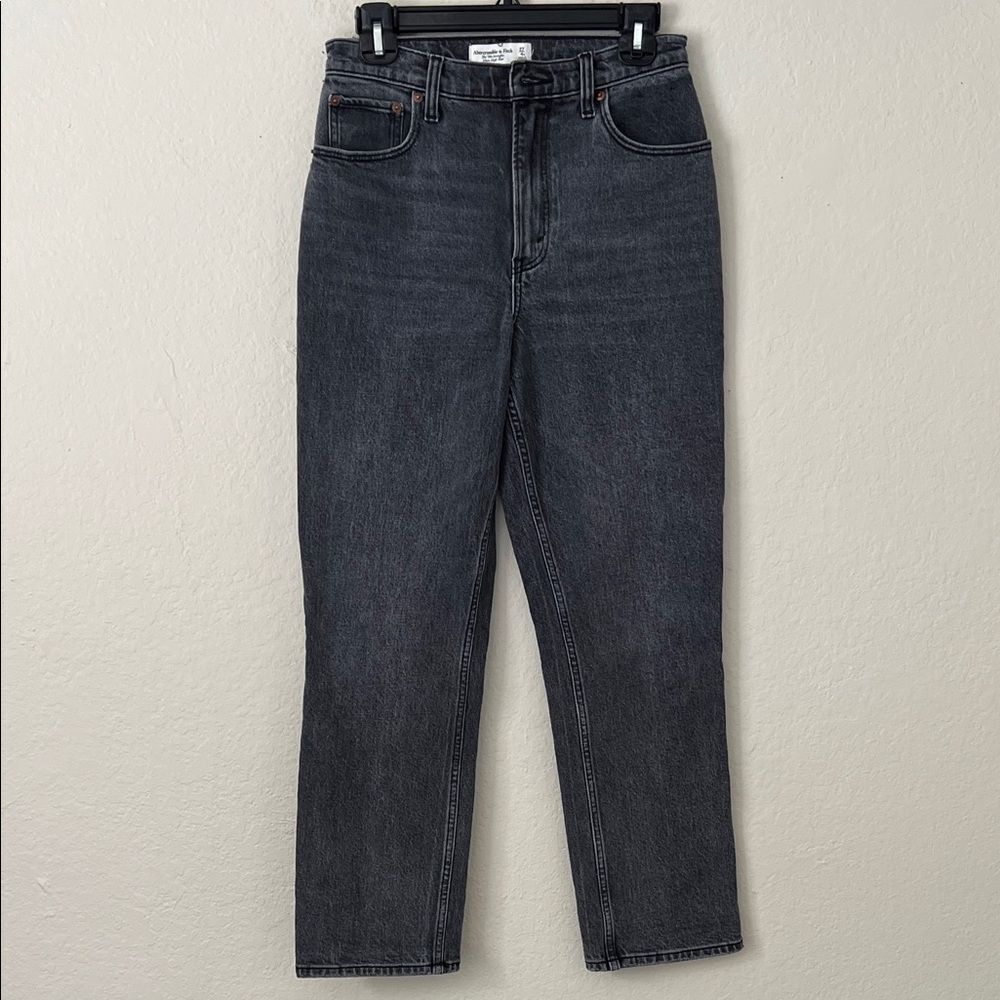 Abercrombie & Fitch The 90s Straight Ultra High Rise Jeans Curve love  Size 27